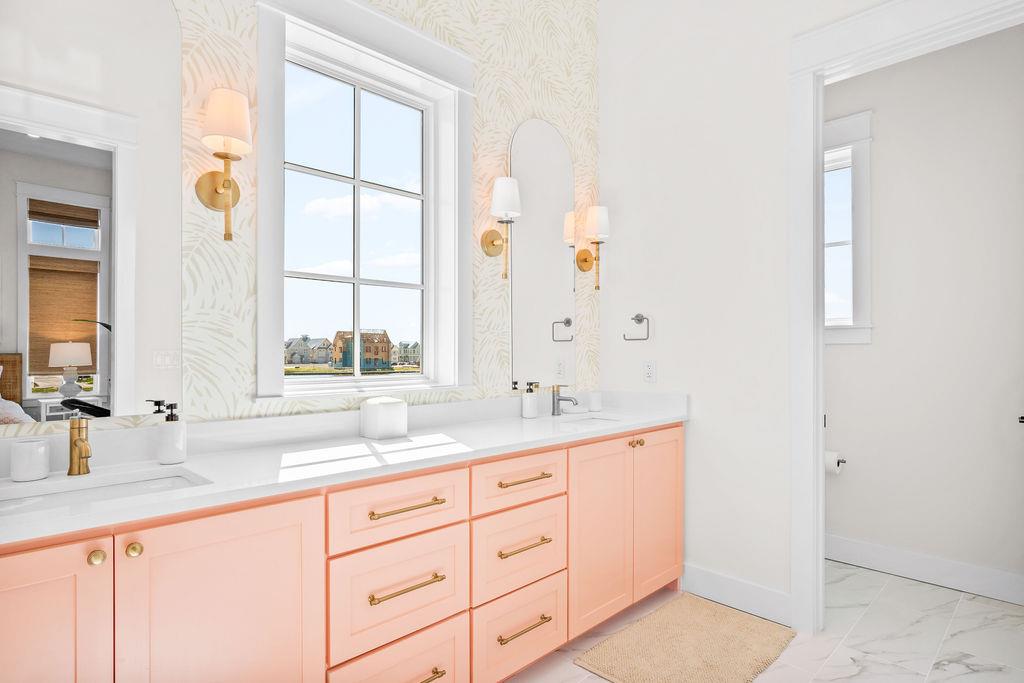 Primary King Bathroom, 2nd Floor