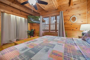 King bed facing closet