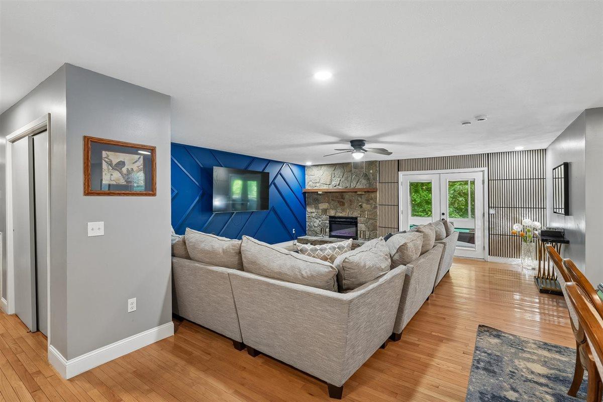 05Living Area
