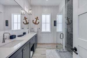 Bunk Bathroom, 1st Floor