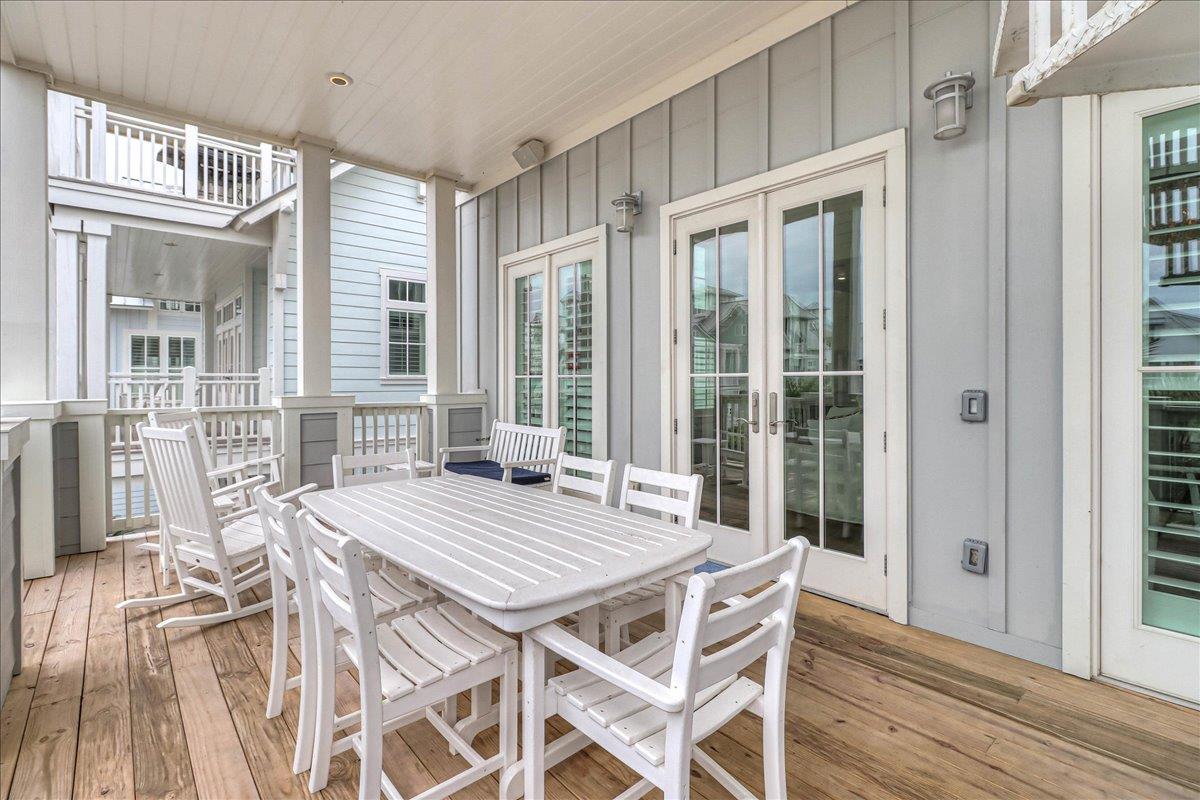 Front Balcony Dining, 2nd Floor