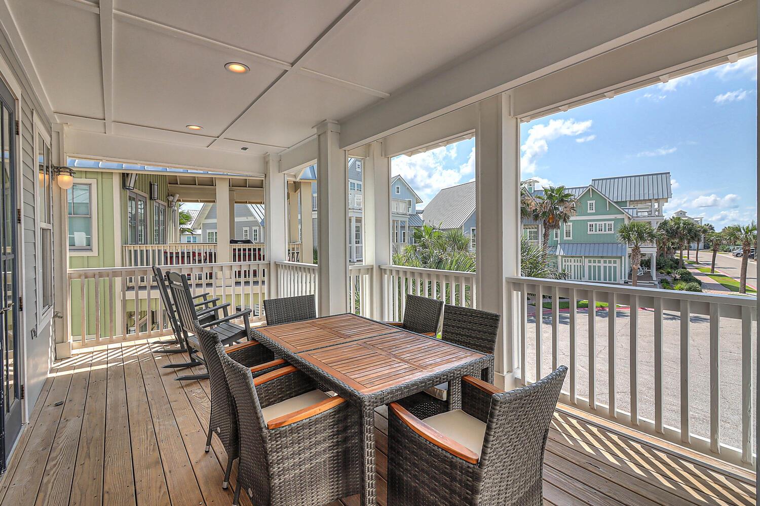 Outdoor Dining, 2nd Floor