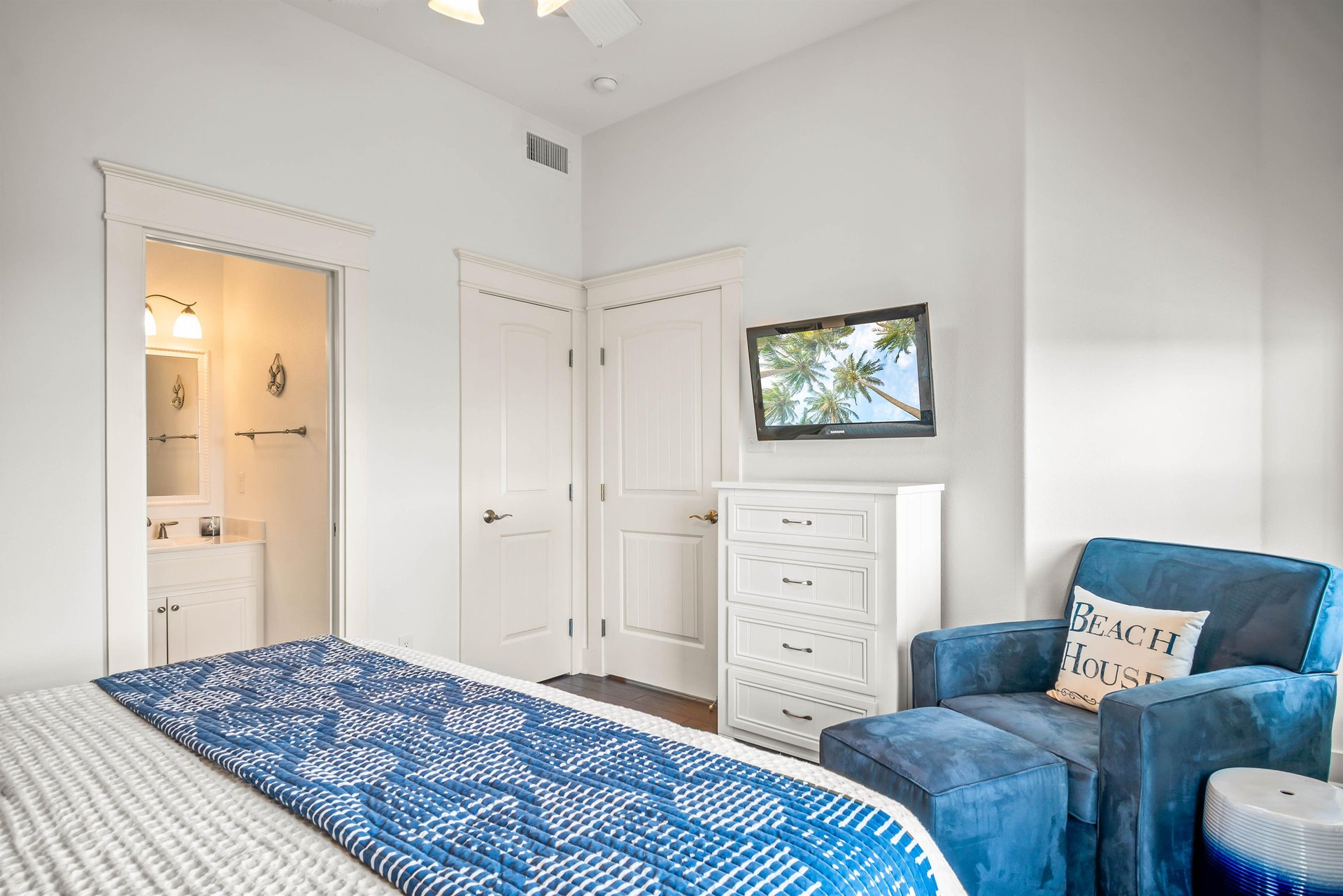 2nd King Bedroom, 1st Floor