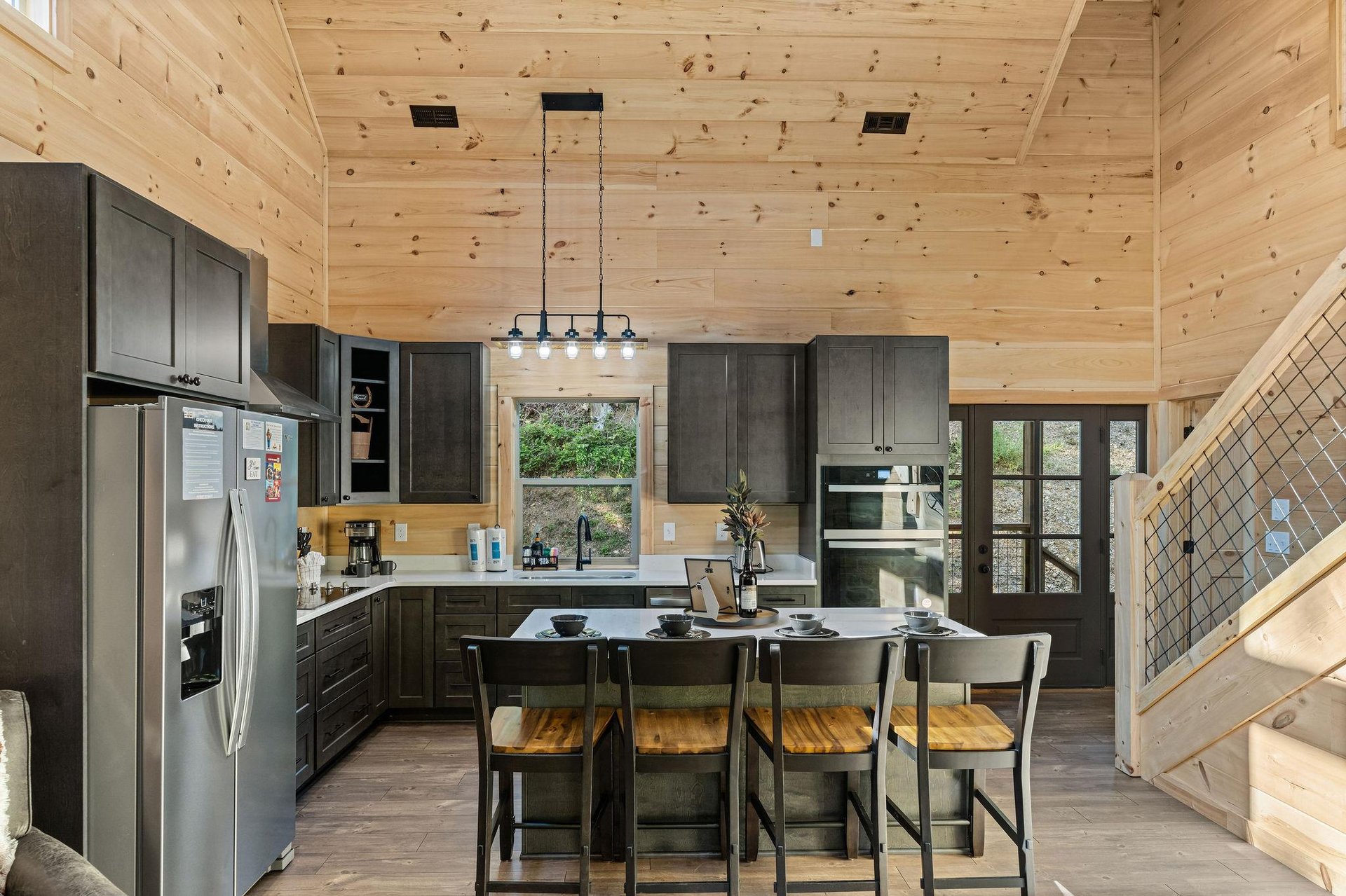 rockytoplodge8