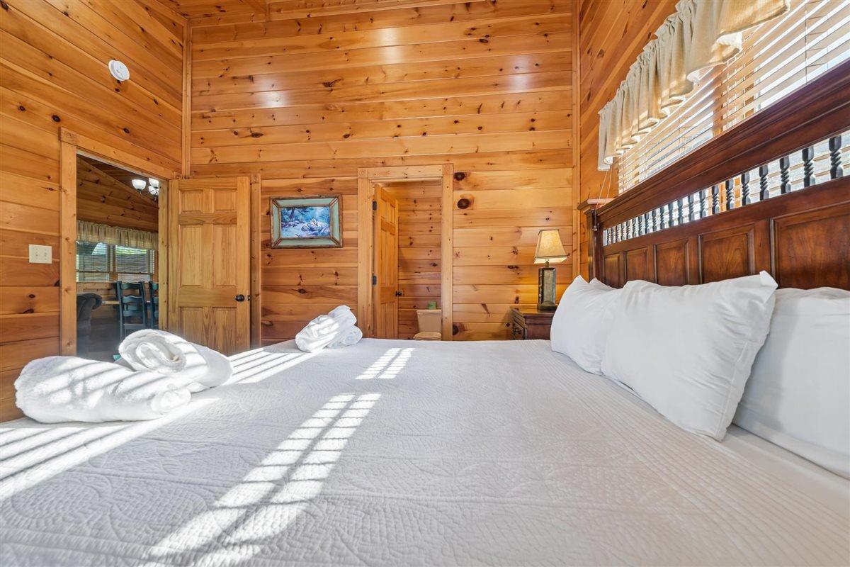 19Primary Bedroom