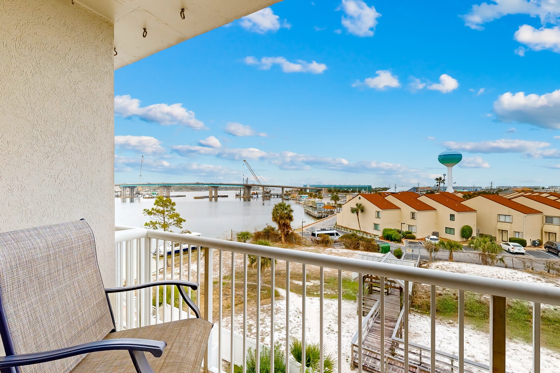 Palm Court Yacht Club 412 22