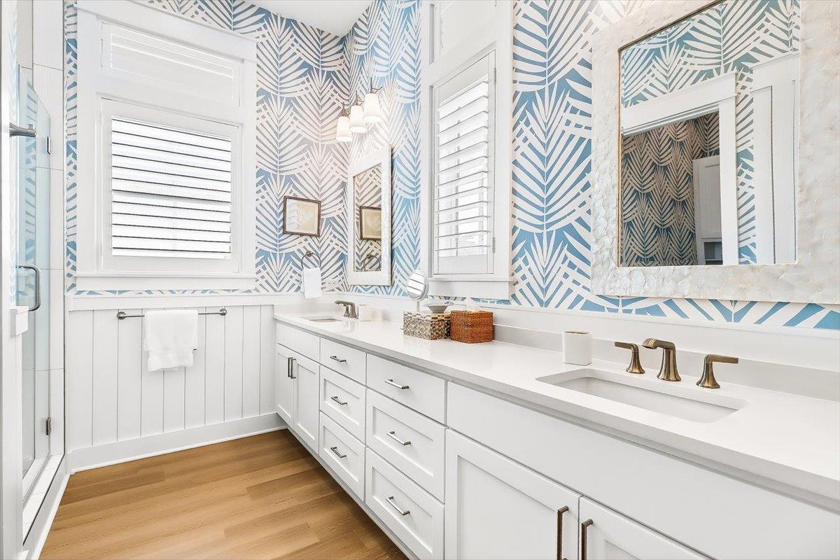 Primary King Bathroom, 2nd Floor