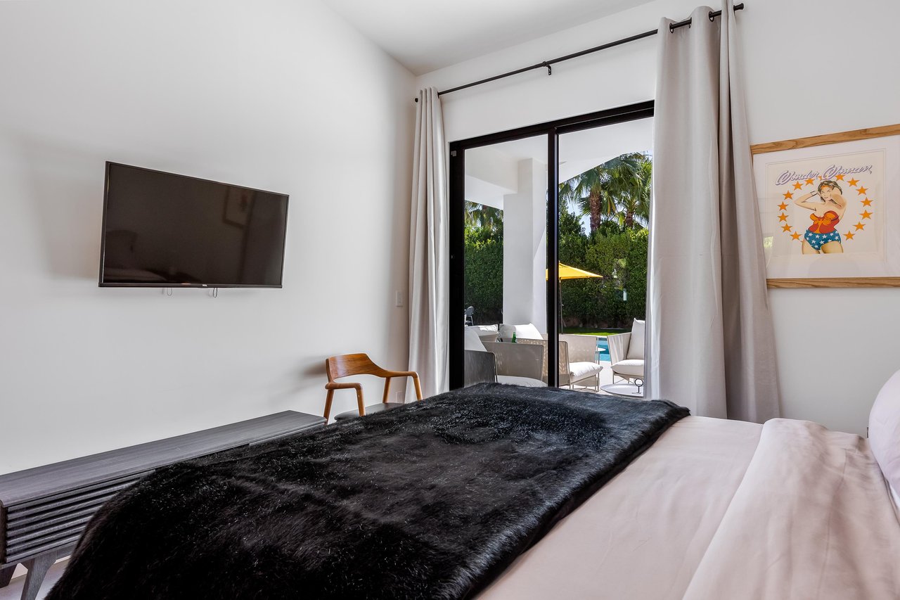 Relaxing guest bedroom