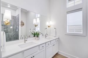 2nd Floor, Third King Bathroom