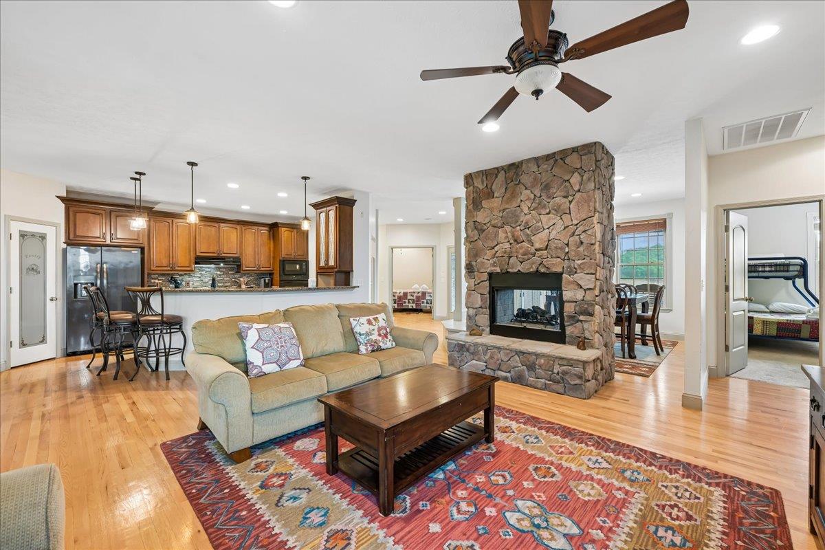 21Living Room