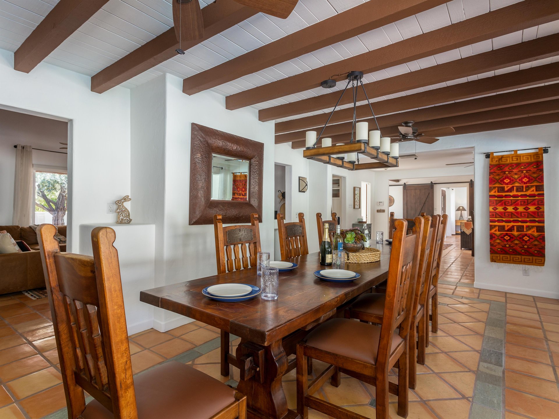 Glamorous dining room