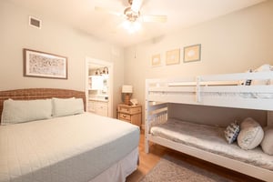 Queen  Twin Bunk Bedroom