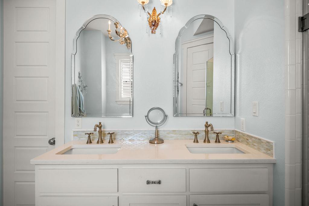 2nd Floor, Primary King Bathroom