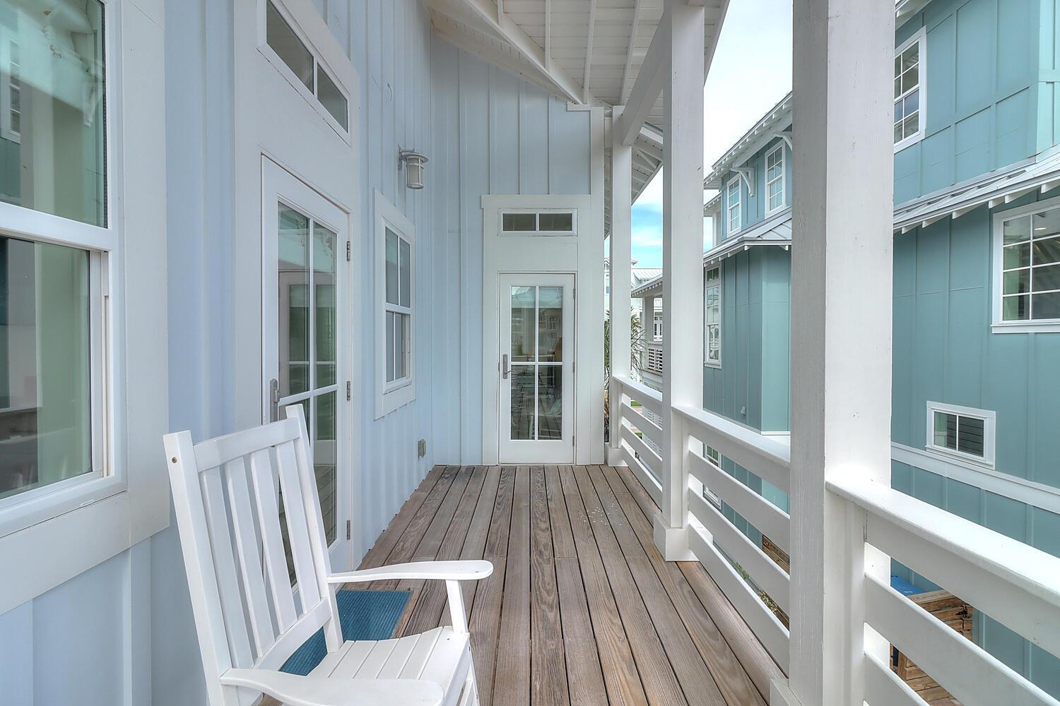 Shared King Balcony, 2nd Floor