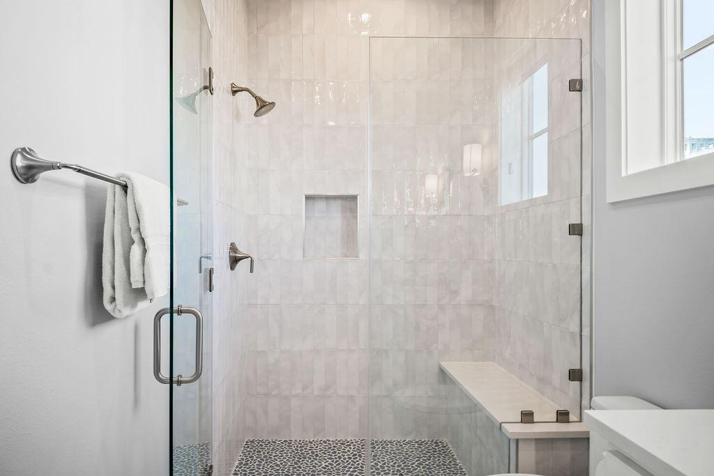 Secondary Bathroom, 1st Floor