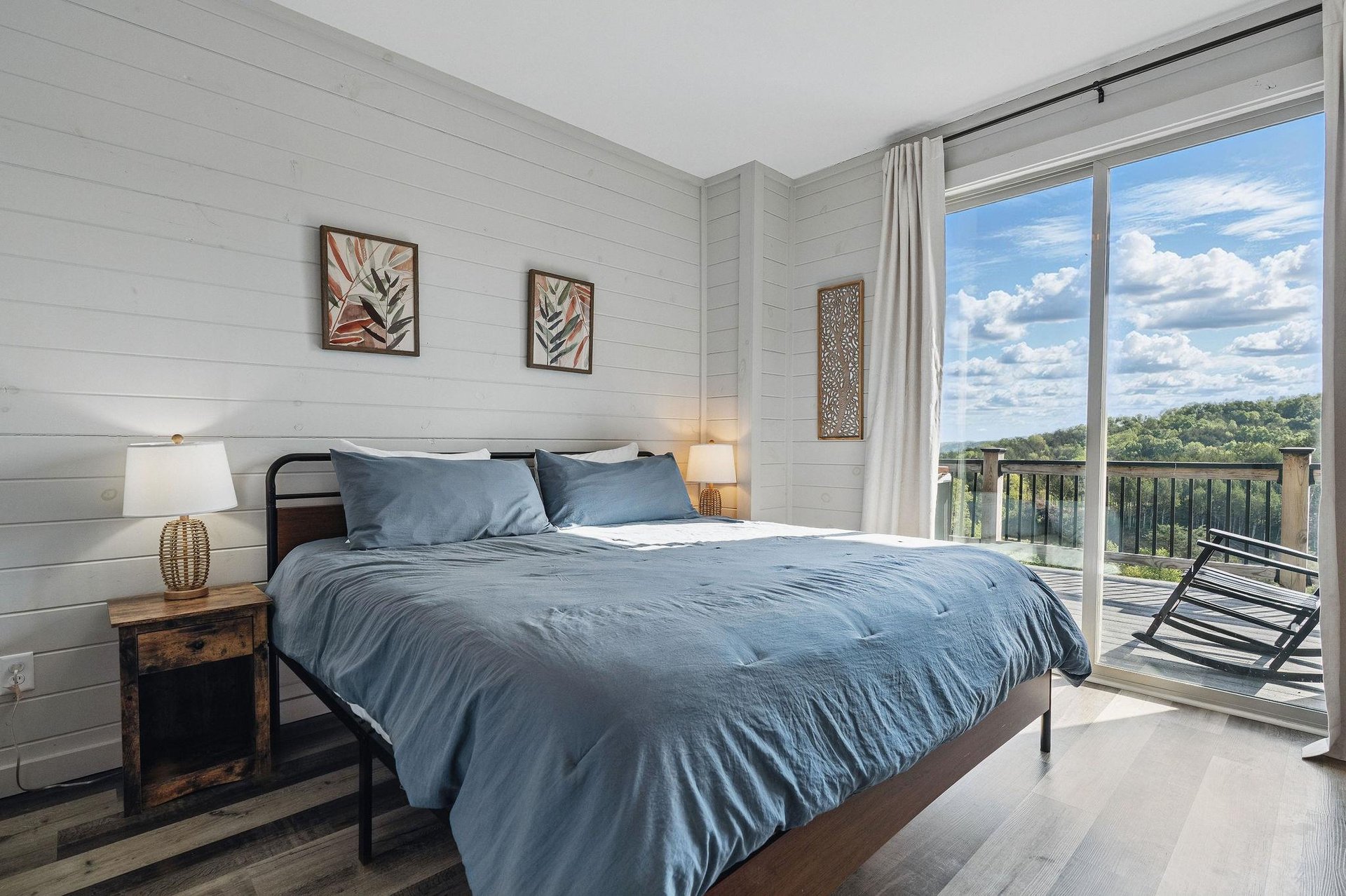 king bed with balcony access