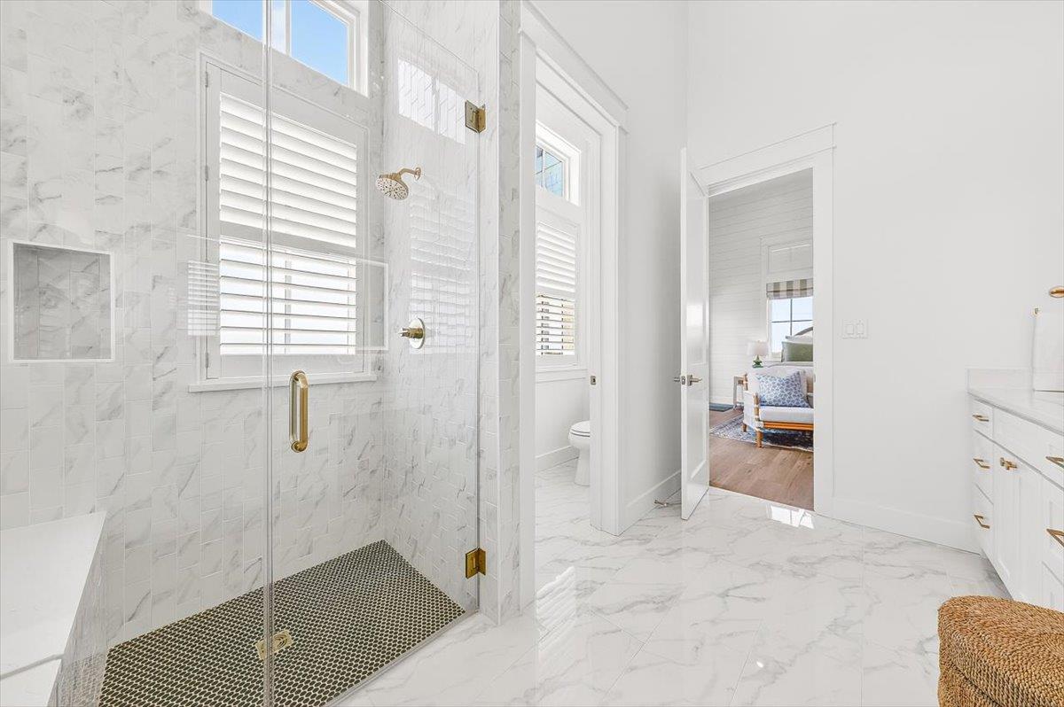 2nd Floor, Primary King Bathroom