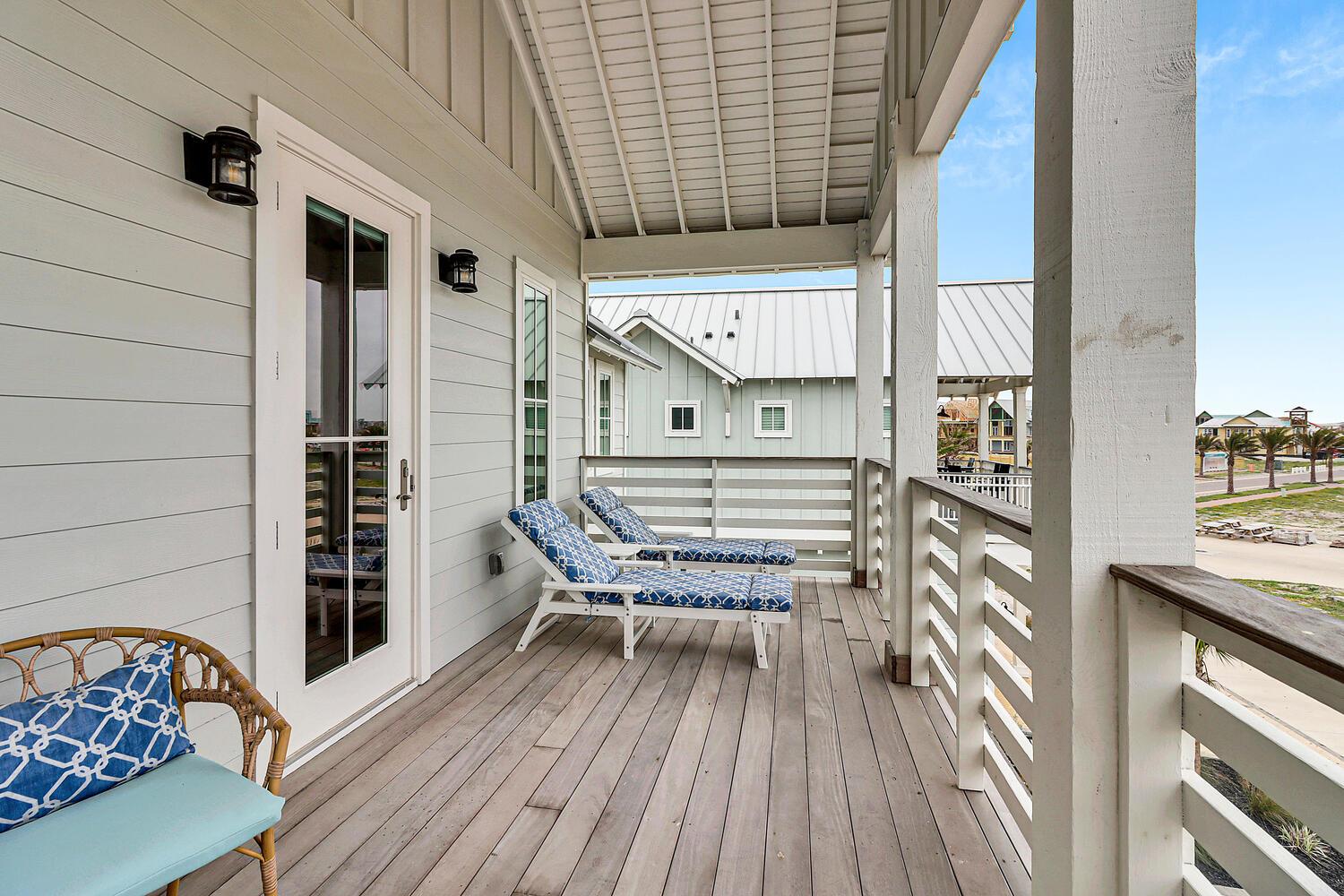 Primary King Balcony