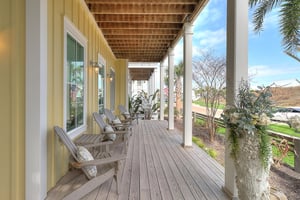 Front Porch, 1st Floor