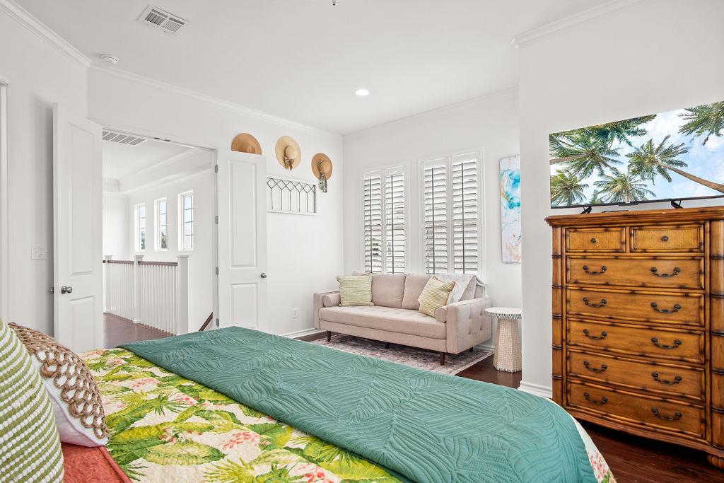 King Bedroom, 2nd Floor