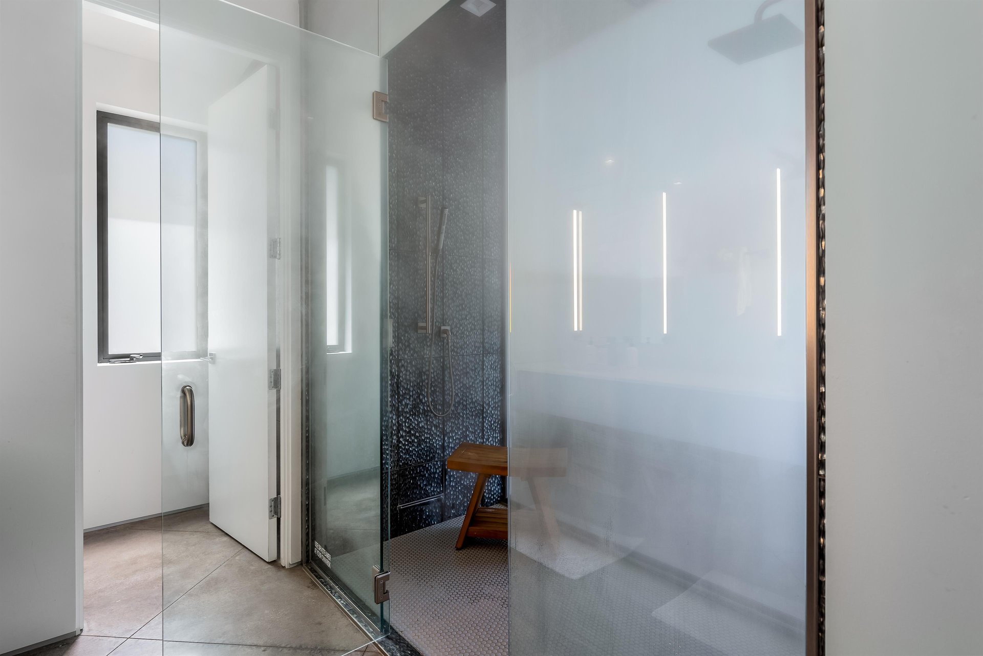 Steam walkin shower