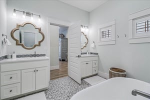 Primary King Bathroom, 1st Floor