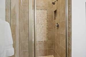 Shared Bathroom, 1st Floor