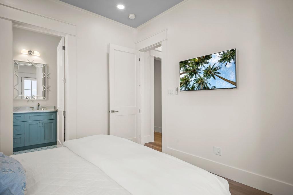 Second King Bedroom, 2nd Floor