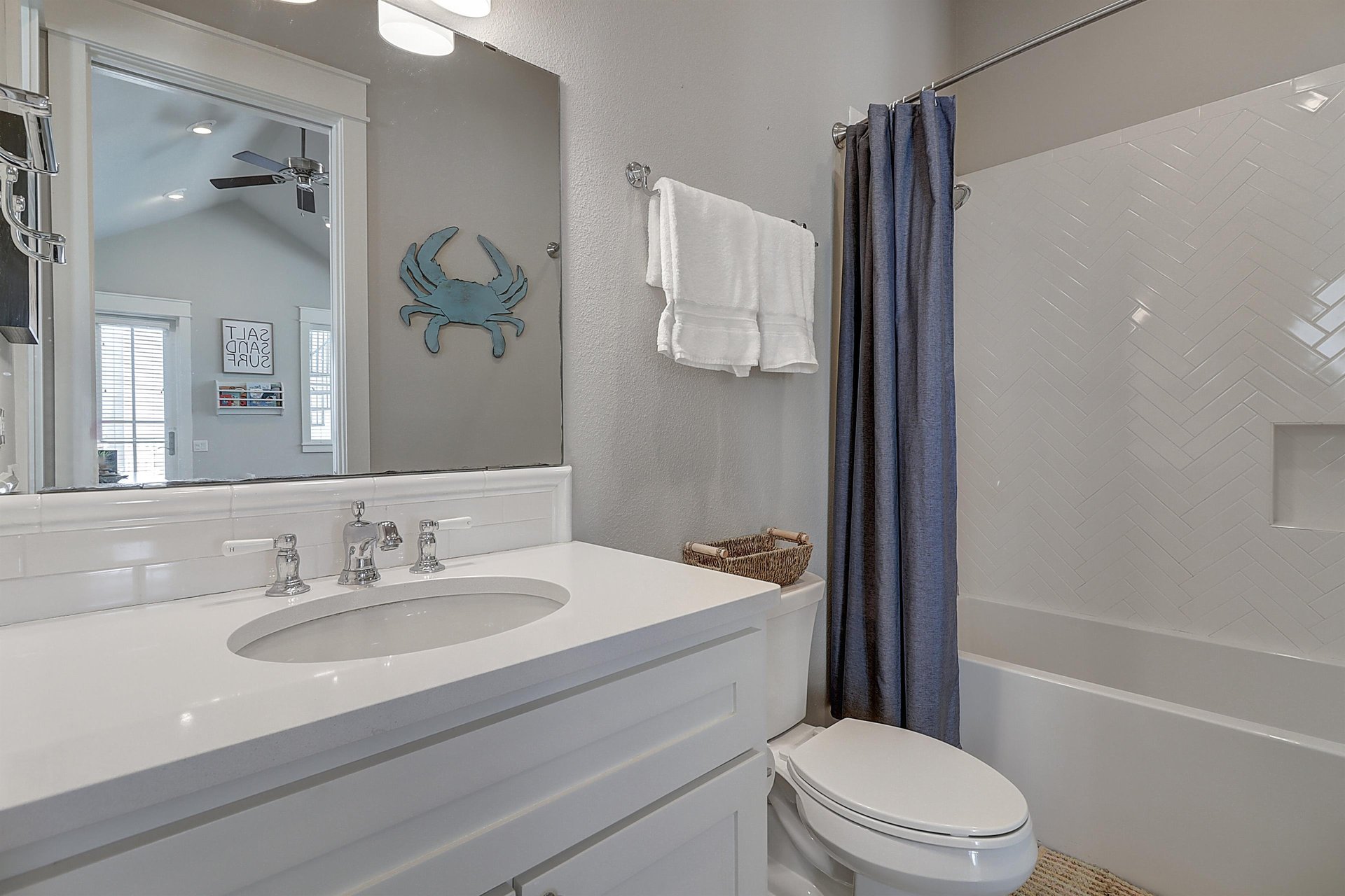 Shared Bathroom, 2nd Floor