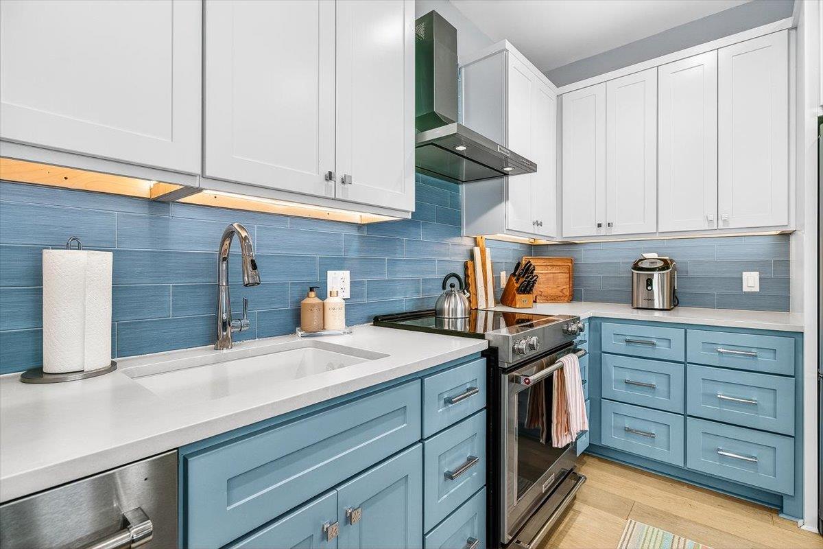 Kitchen, 1st Floor