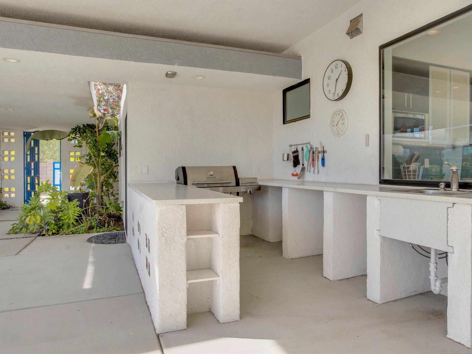 Prepare wonderful meals on the barbecue