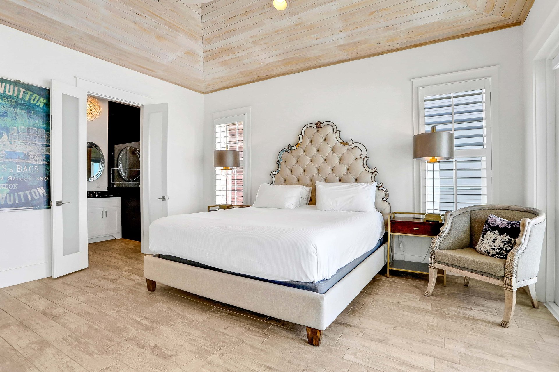 Tiffanys Beach Club 23