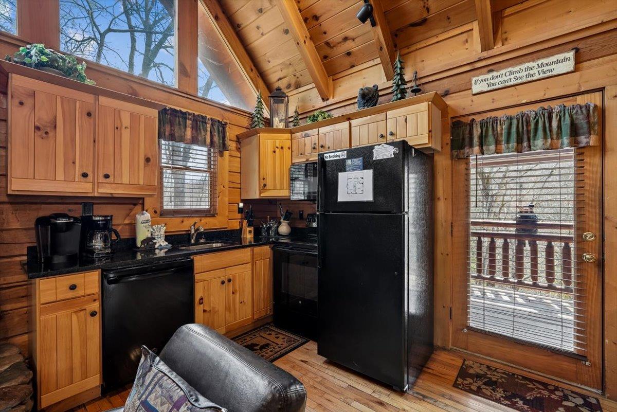 12Kitchen