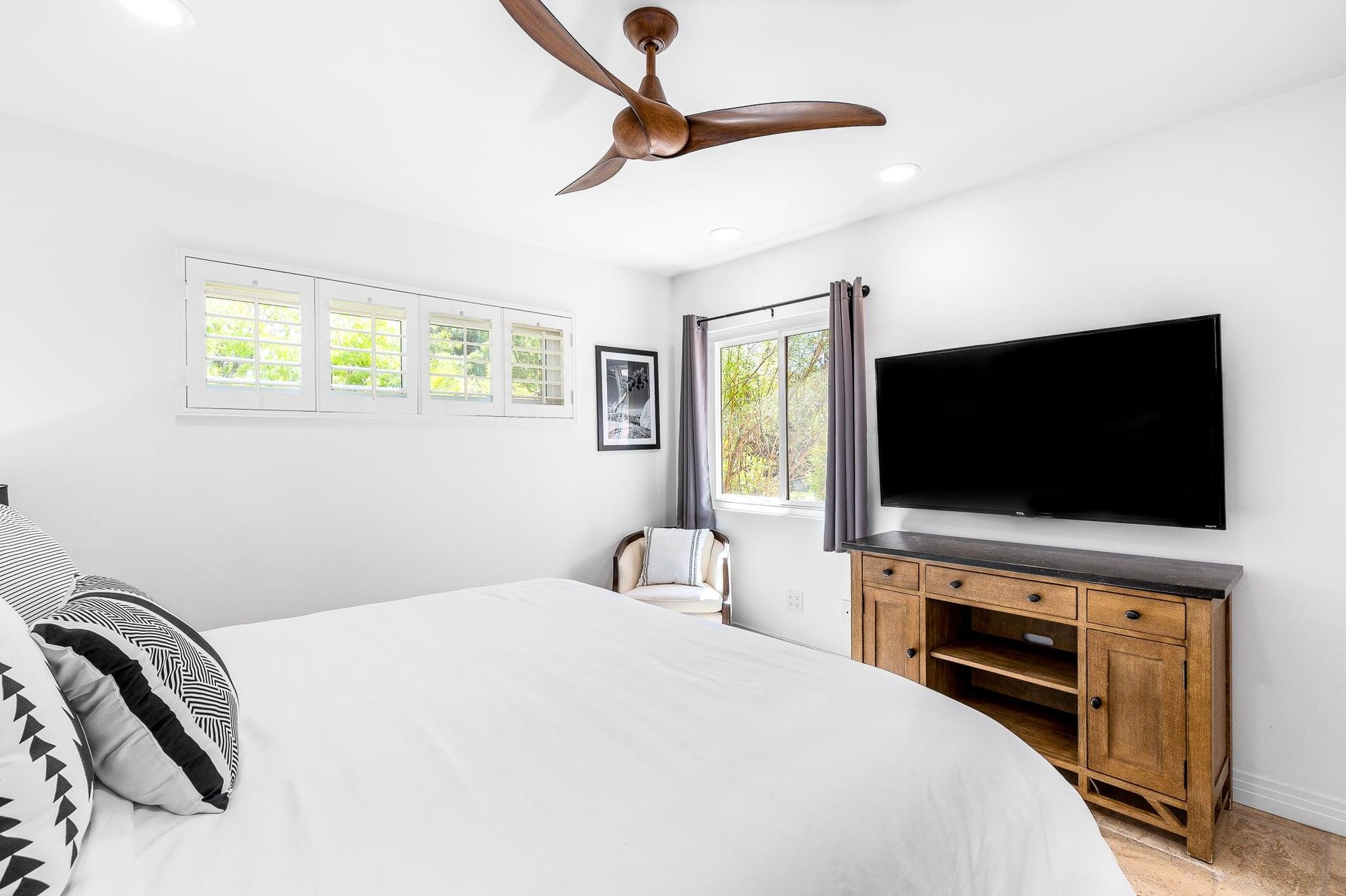Guest bedroom