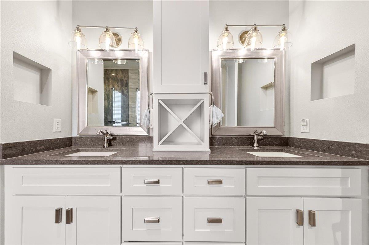 1st Floor, Primary King Bathroom