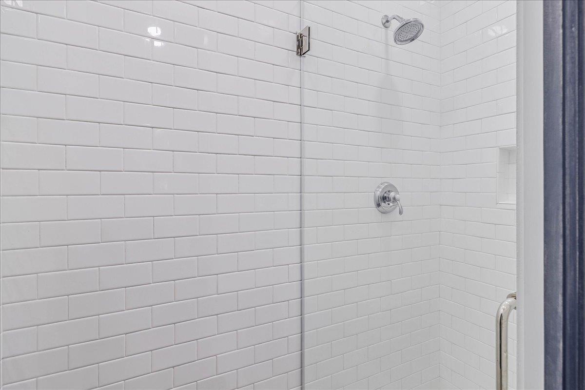 Bunk Bathroom With Double Showers, 1st Floor