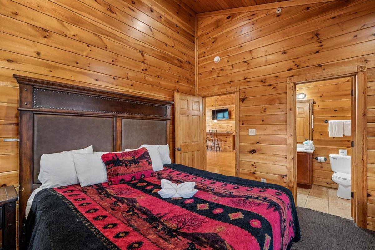 077Bedroom 3