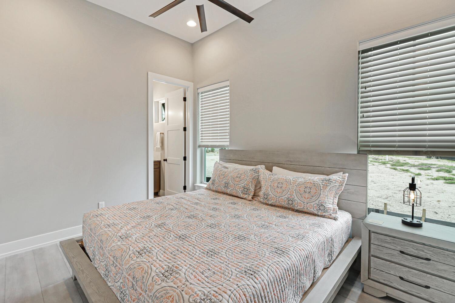 Primary King, 1st Floor