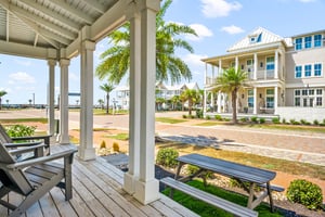 Front Porch, 1st Floor