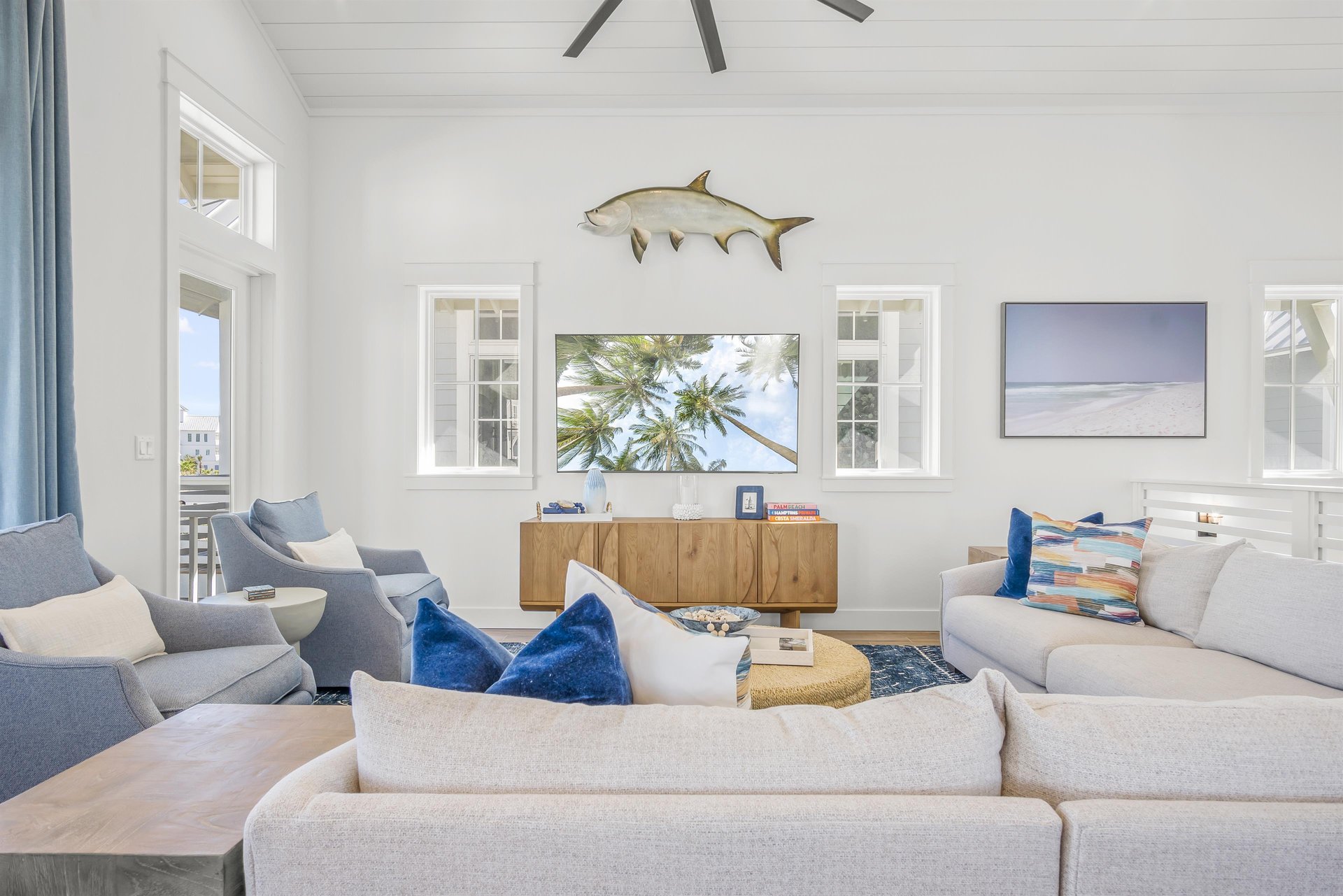 Living Area, 2nd Floor