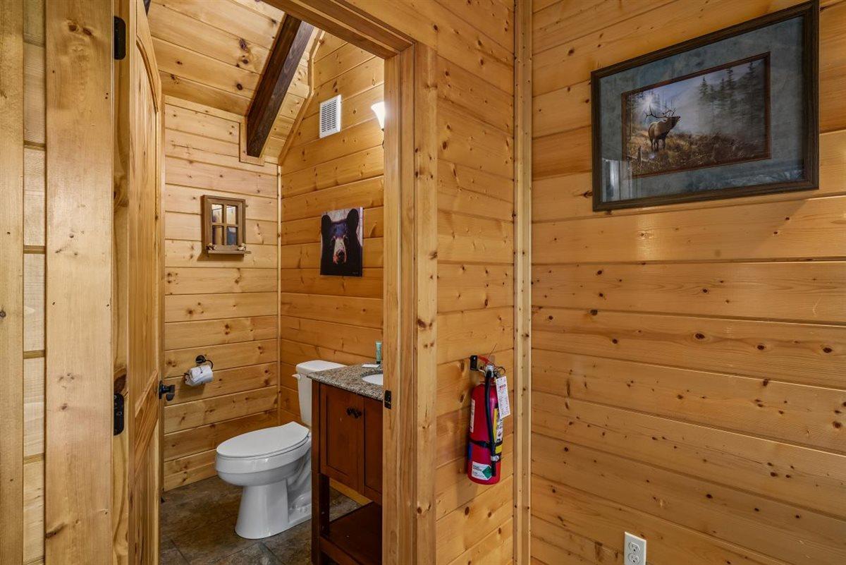090Powder Room