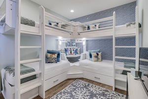 Bunk Suite, 2nd Floor