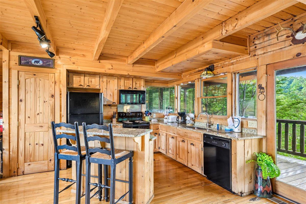 16Kitchen