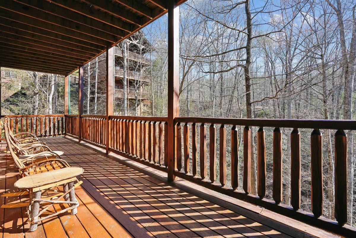 06Balcony