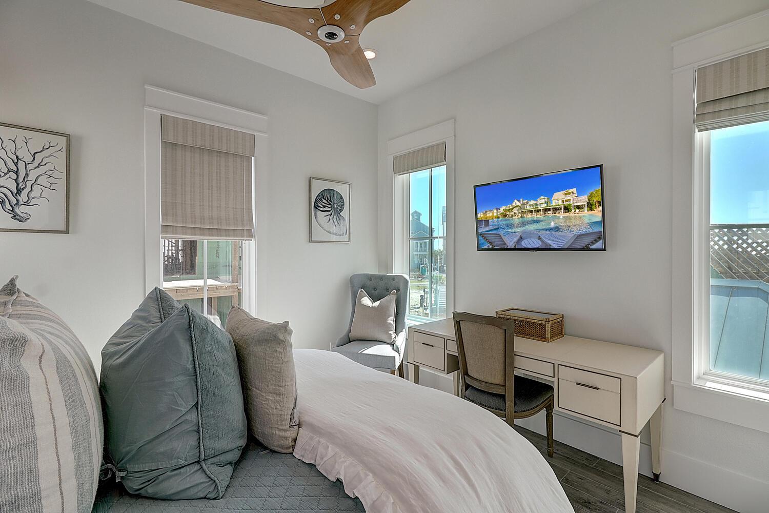 Detached Queen Suite, 2nd Floor