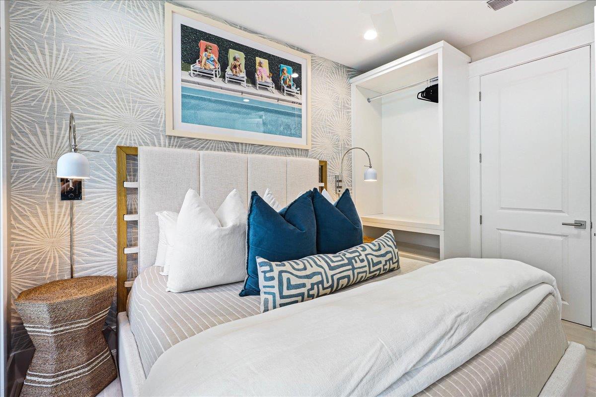 King Bedroom, 1st Floor