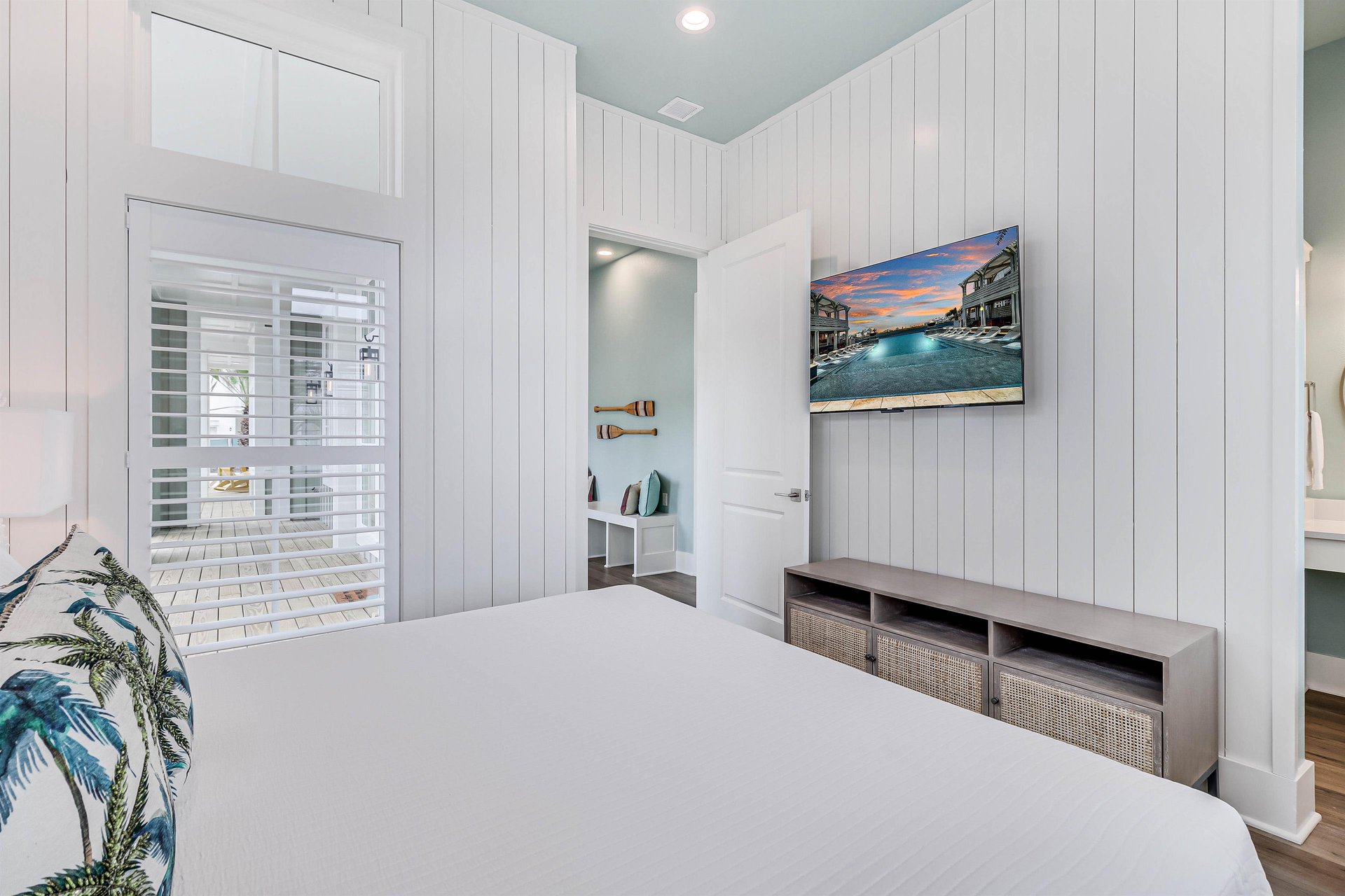 Third King Bedroom, 1st Floor