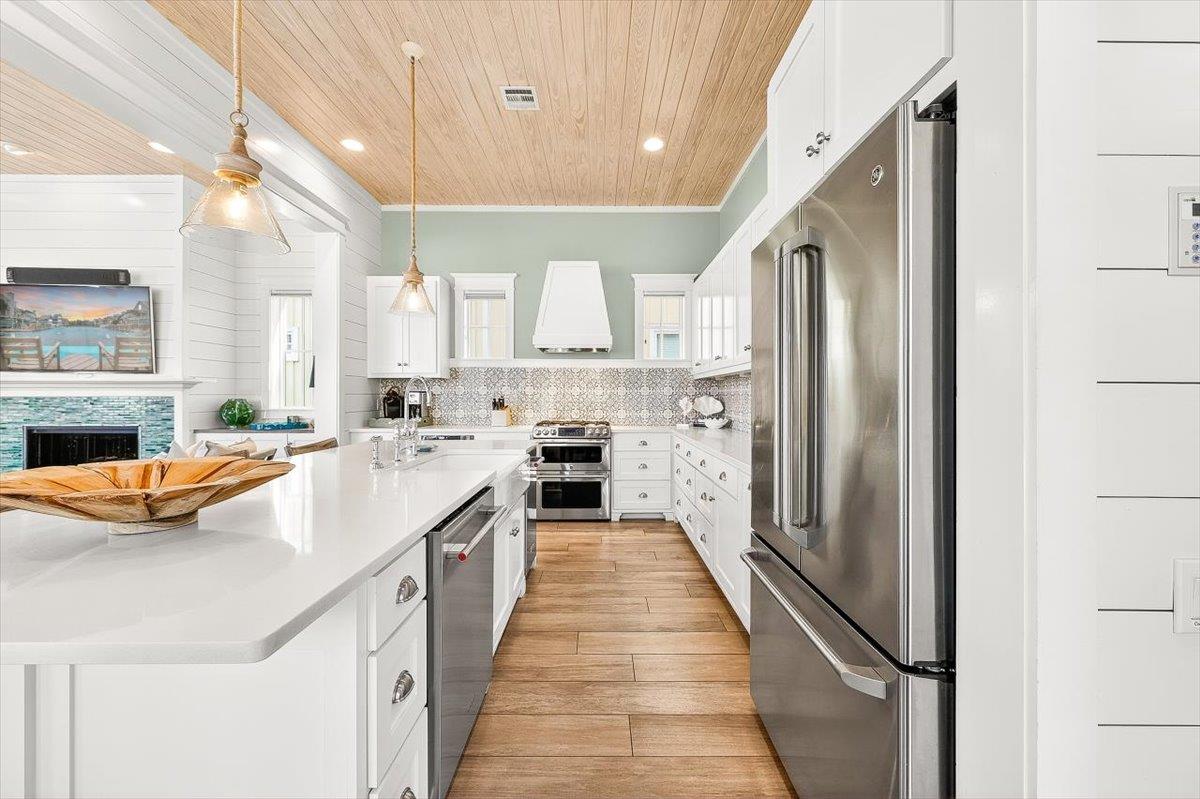 1st Floor, Kitchen