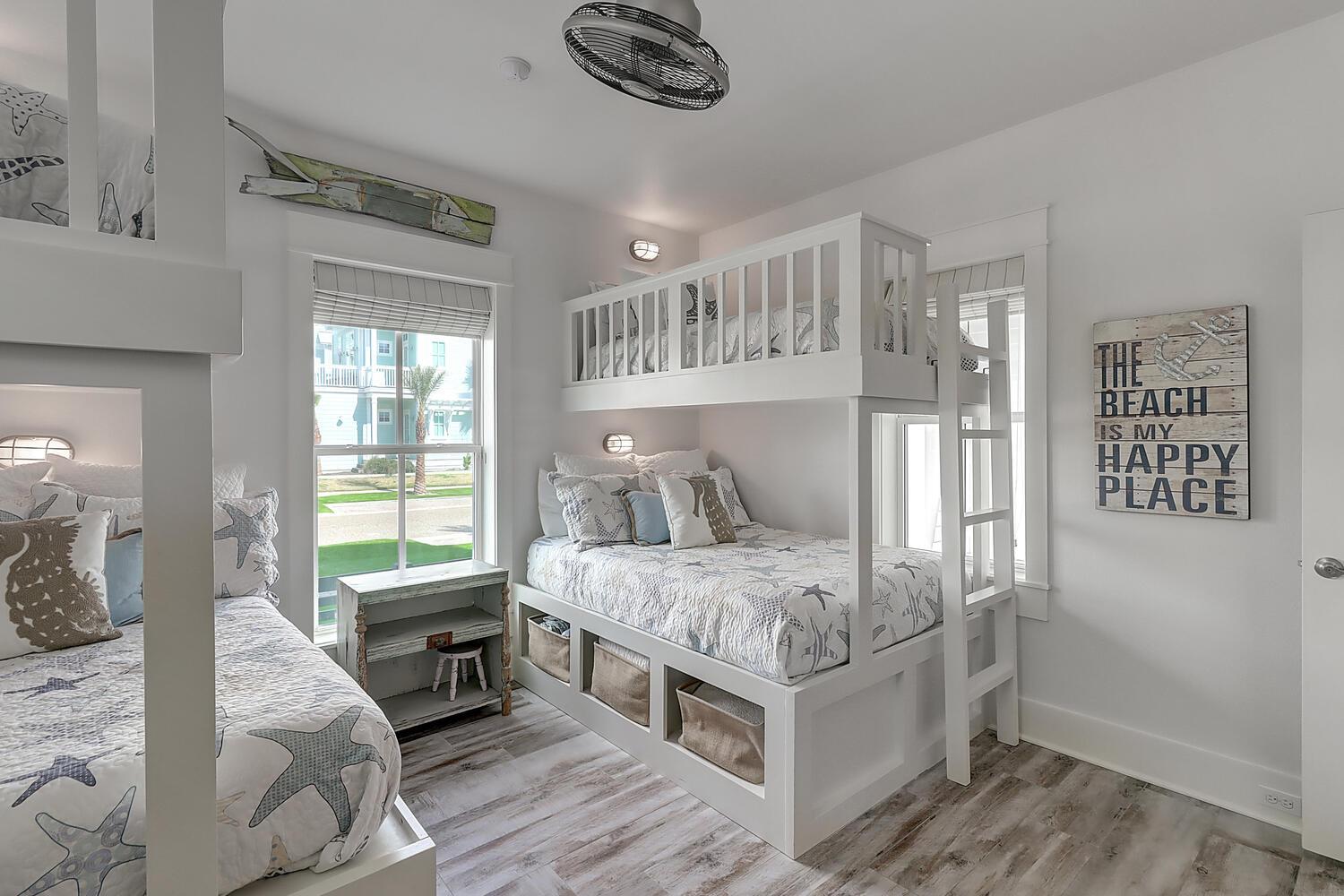 TwinQueen Bunk Room, 1st Floor