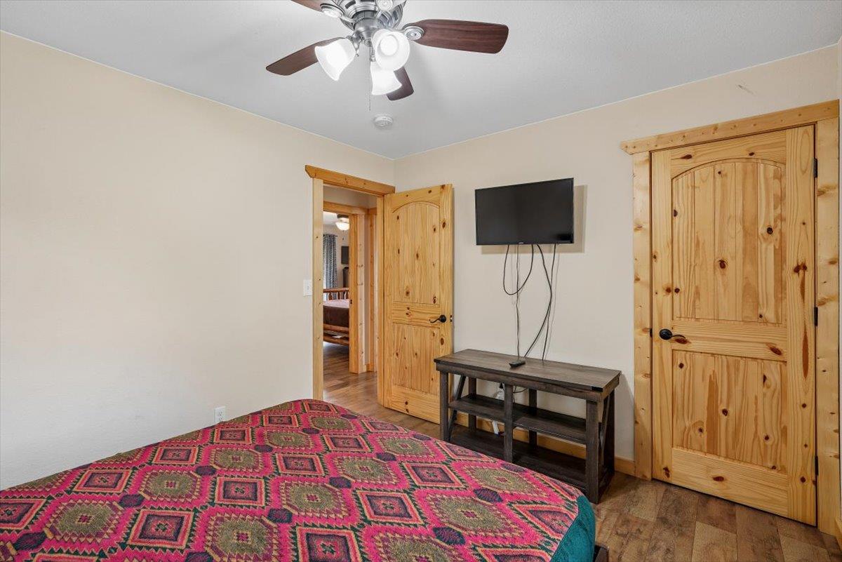 25Bedroom
